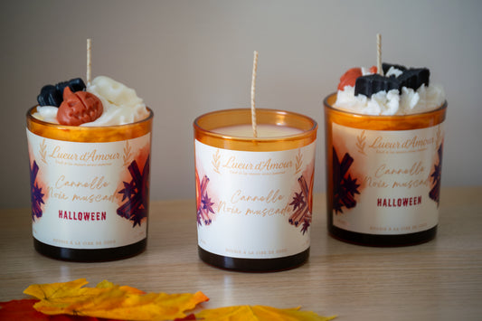Bougie parfumée artisanale en verre ambré à la cire de coco – parfum muscade et cannelle, mèche en coton, édition classique ou Halloween décorée