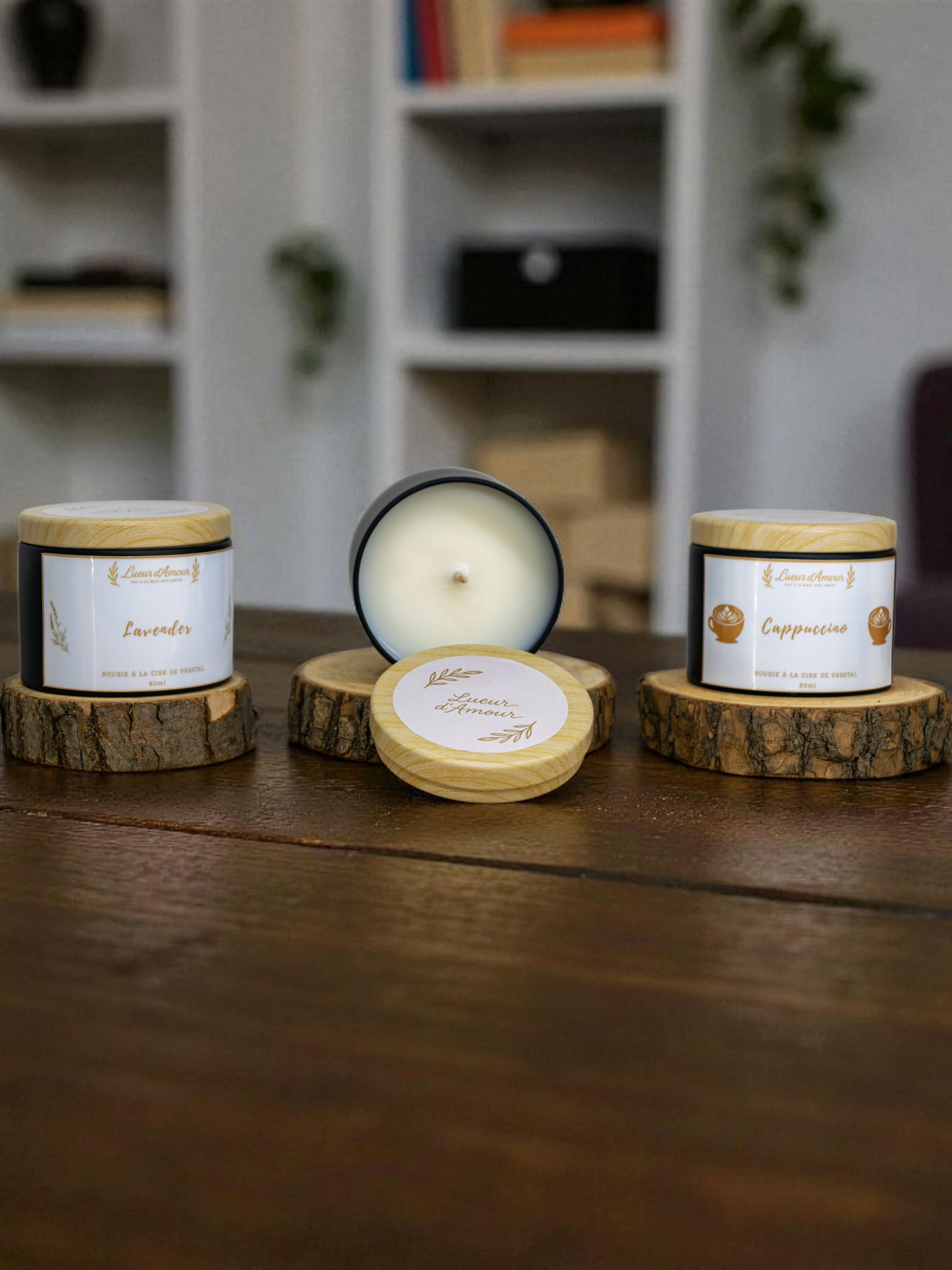Bougie parfumée artisanale à la cire végétale, sans CMR, mèche en coton – en boîte métal (blanche ou noire) avec couvercle bambou, 80ml – Parfums naturels au choix